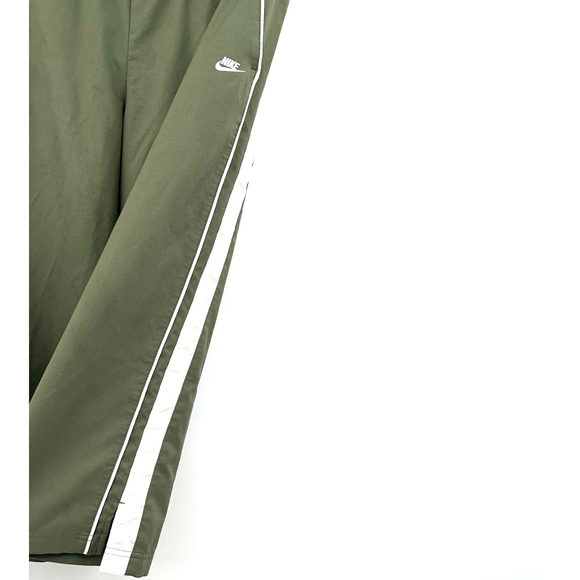 Nike size medium fit dry line green pants white side stripes pockets - Picture 4 of 5